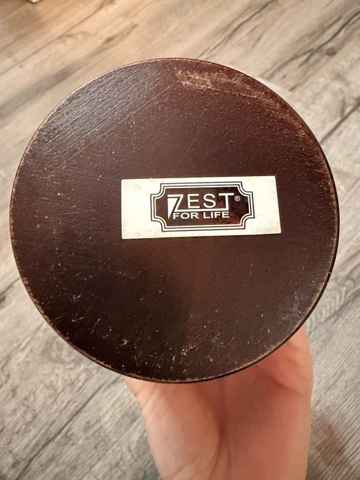 Drewniany mlynek do kawy Zest for Life