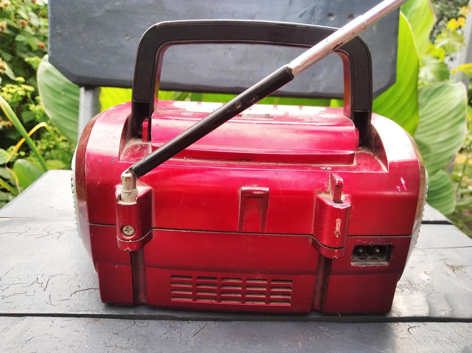 Продам бумбокс радиоприемник GOLON RX-662Q под ремонт