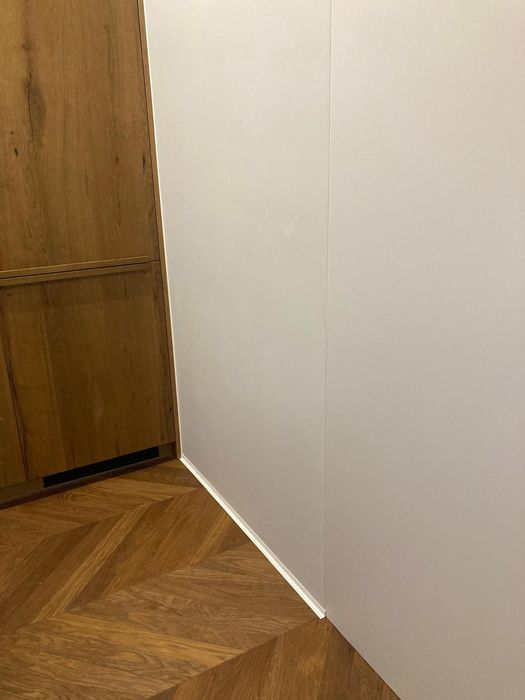 Listwa przypodłogowa aluminiowa, minimalistyczna