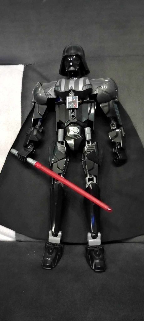 Figurka LEGO Star Wars Darth Vader 
Stan idealny.
Oryginalne opakowani