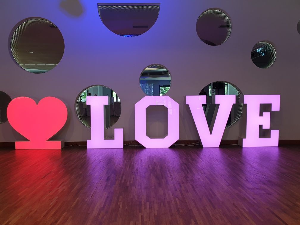 DO wynajęcia napisy LED -LOVE, MIŁOŚĆ, SERCE, Fotolustro