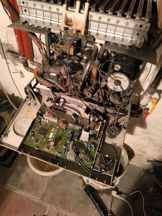 piec kocioł gazowy dwufunkcyjny VAILLANT B11BS uszkodzony