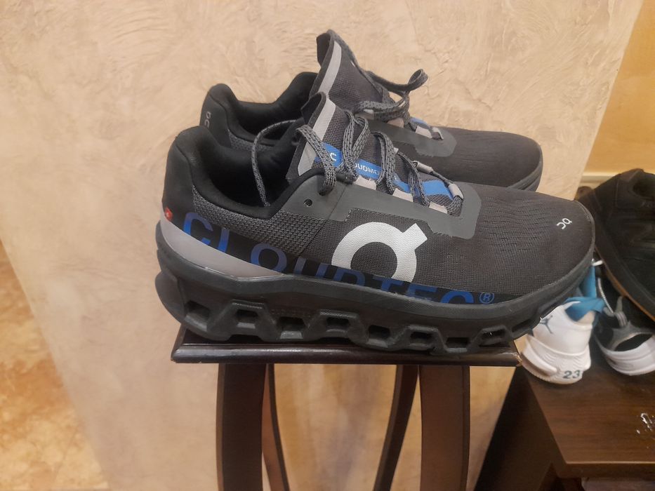Продам кроссовки Swiss Engineering Cloundmonster Размер 42
