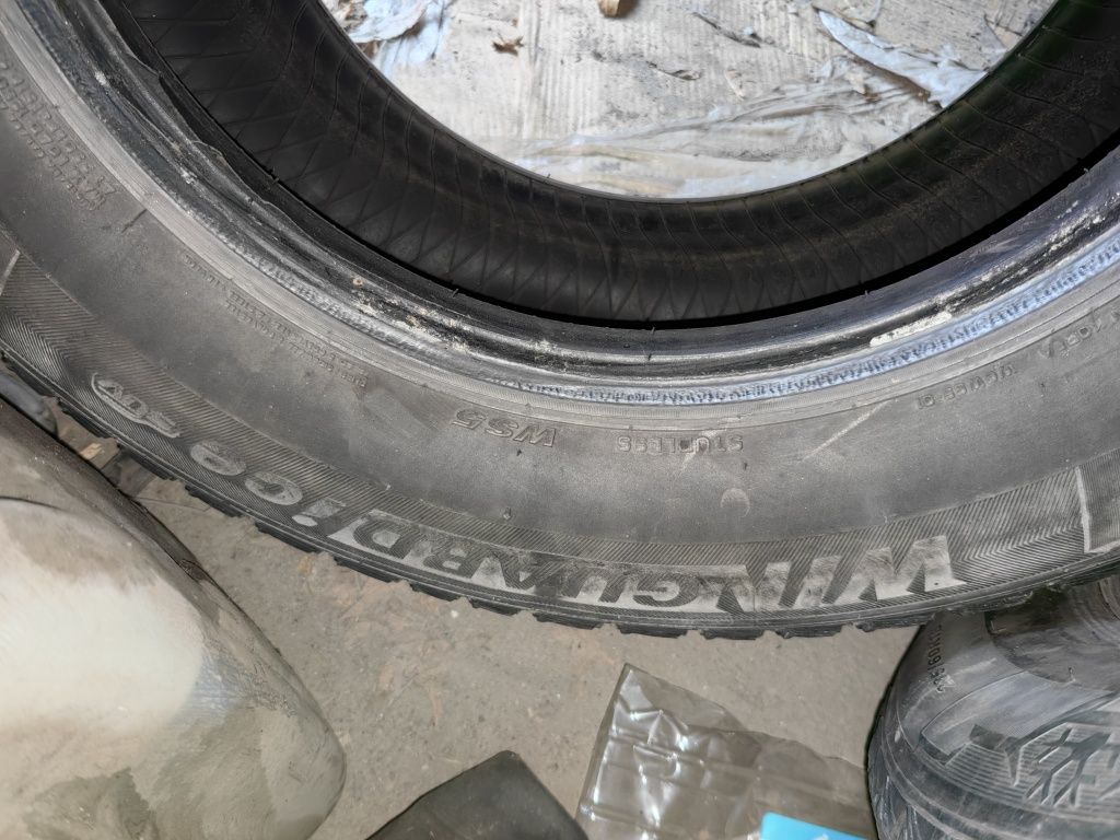 Продам зимнюю резину 285 60 R18