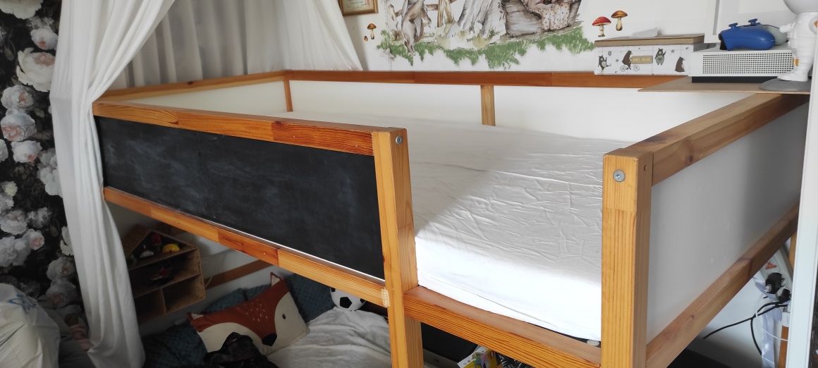 Łóżko piętrowe IKEA Kura z materacem