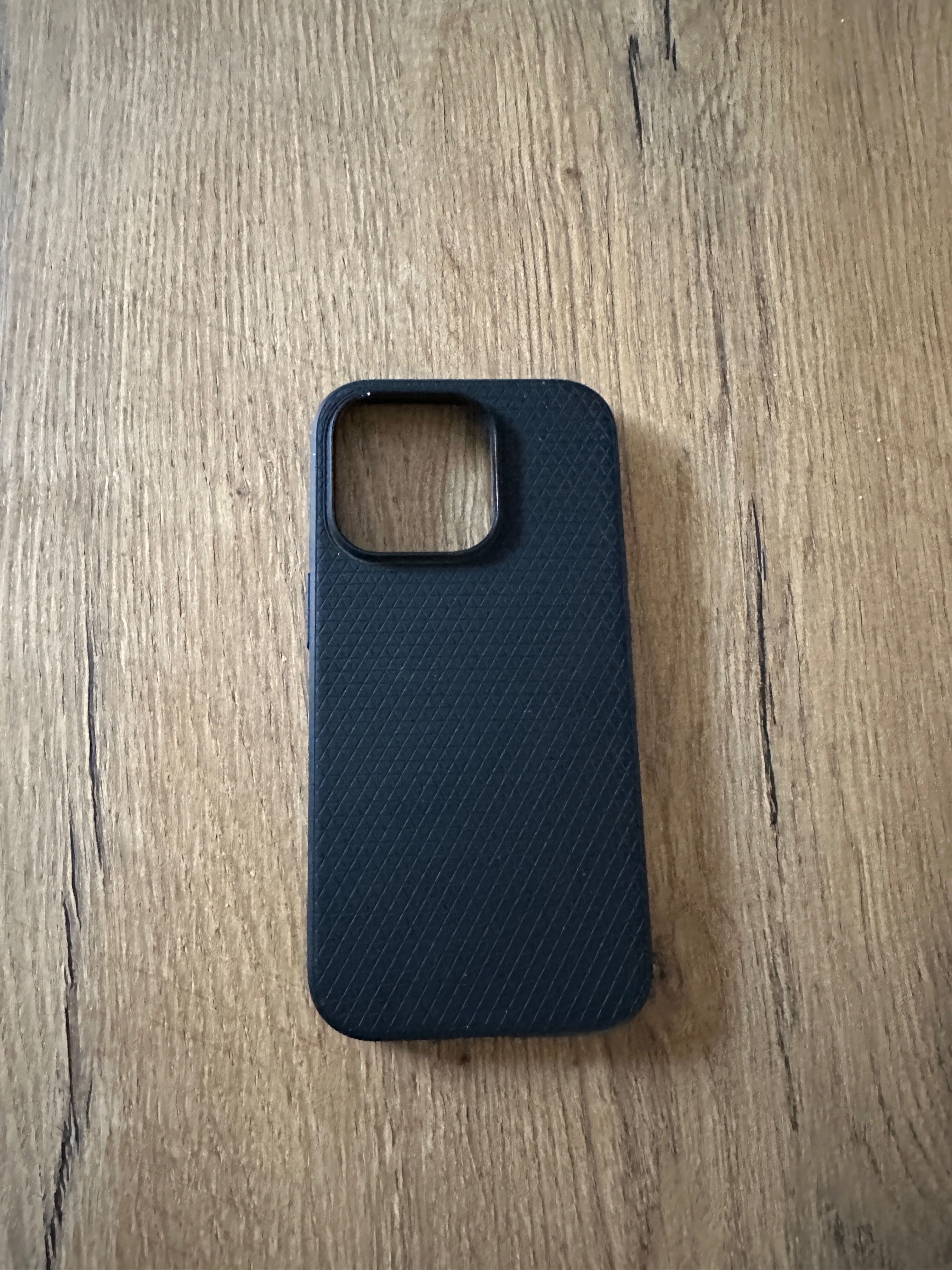 etui spigen iphone 14 pro