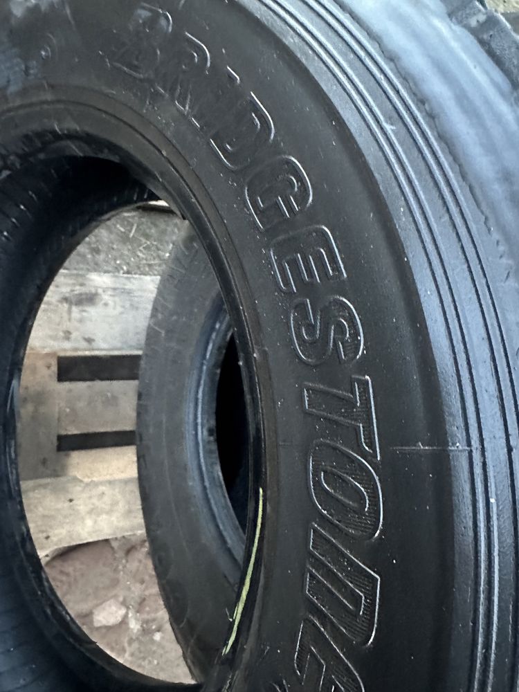 Шини нові одна 245/70 R19,5 Bridgestone , склад база