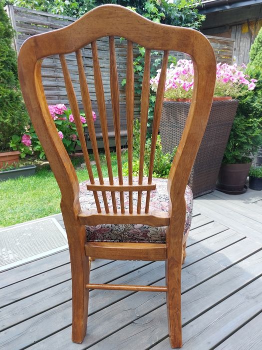 Komplet mebli drewnianych, stół rozkładany i  6 krzeseł