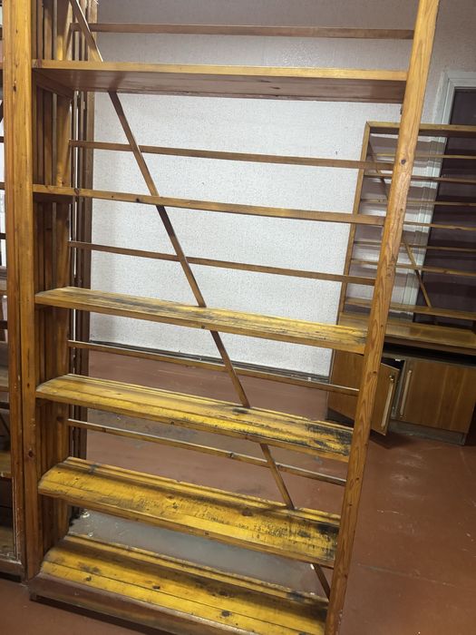 Пррдам стелажі дерев’яні