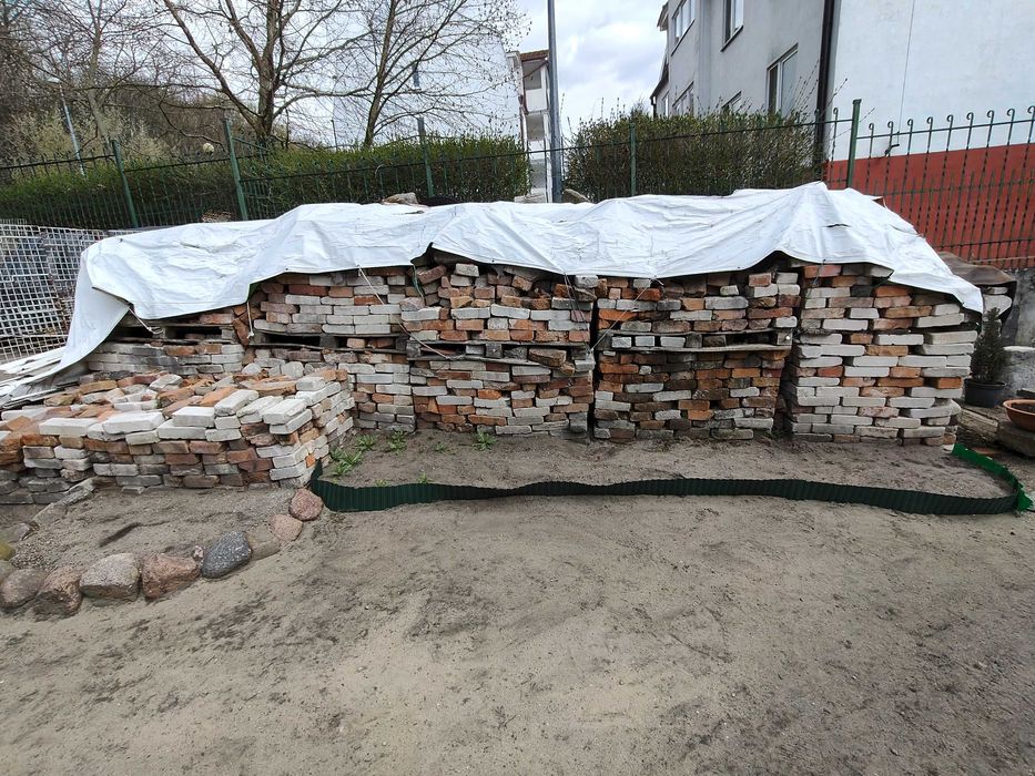 Cegła rozbiórkowa czerwona i biała oddam za wywóz  ok 20 palet.