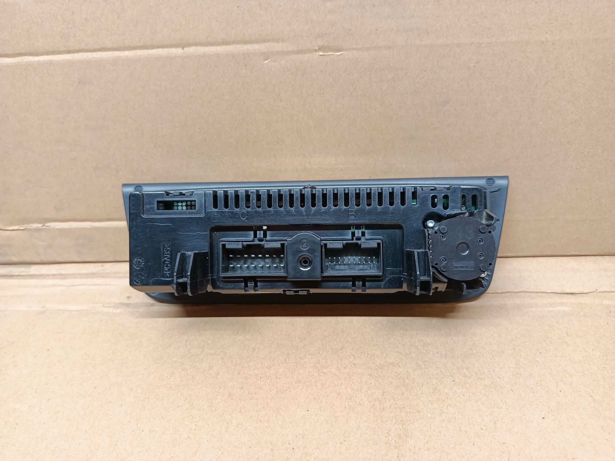 Panel nawiewu klimatyzacji climatronic Seat Ibiza IV