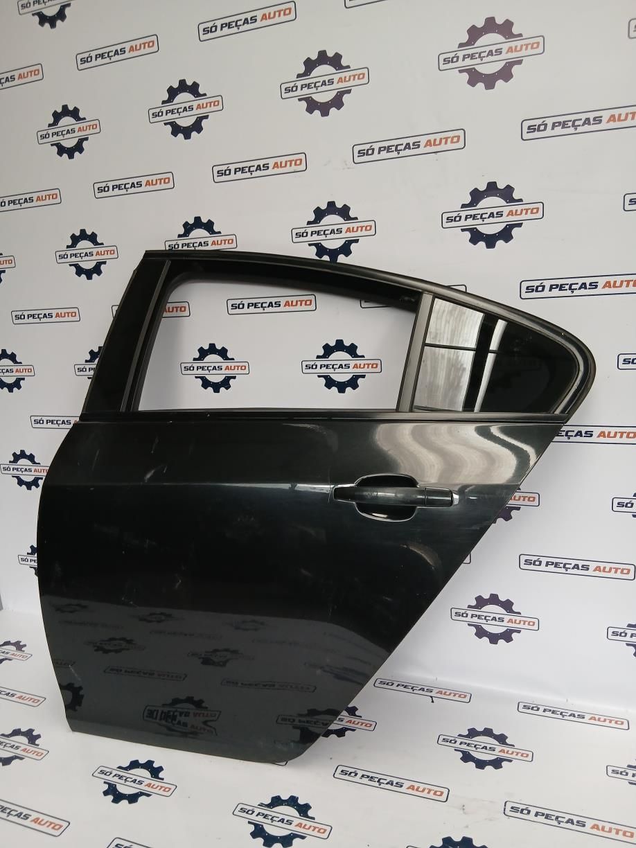 PORTA TRASEIRA ESQUERDA PRETA OPEL INSIGNIA 1.6CDTI ANO: 2015