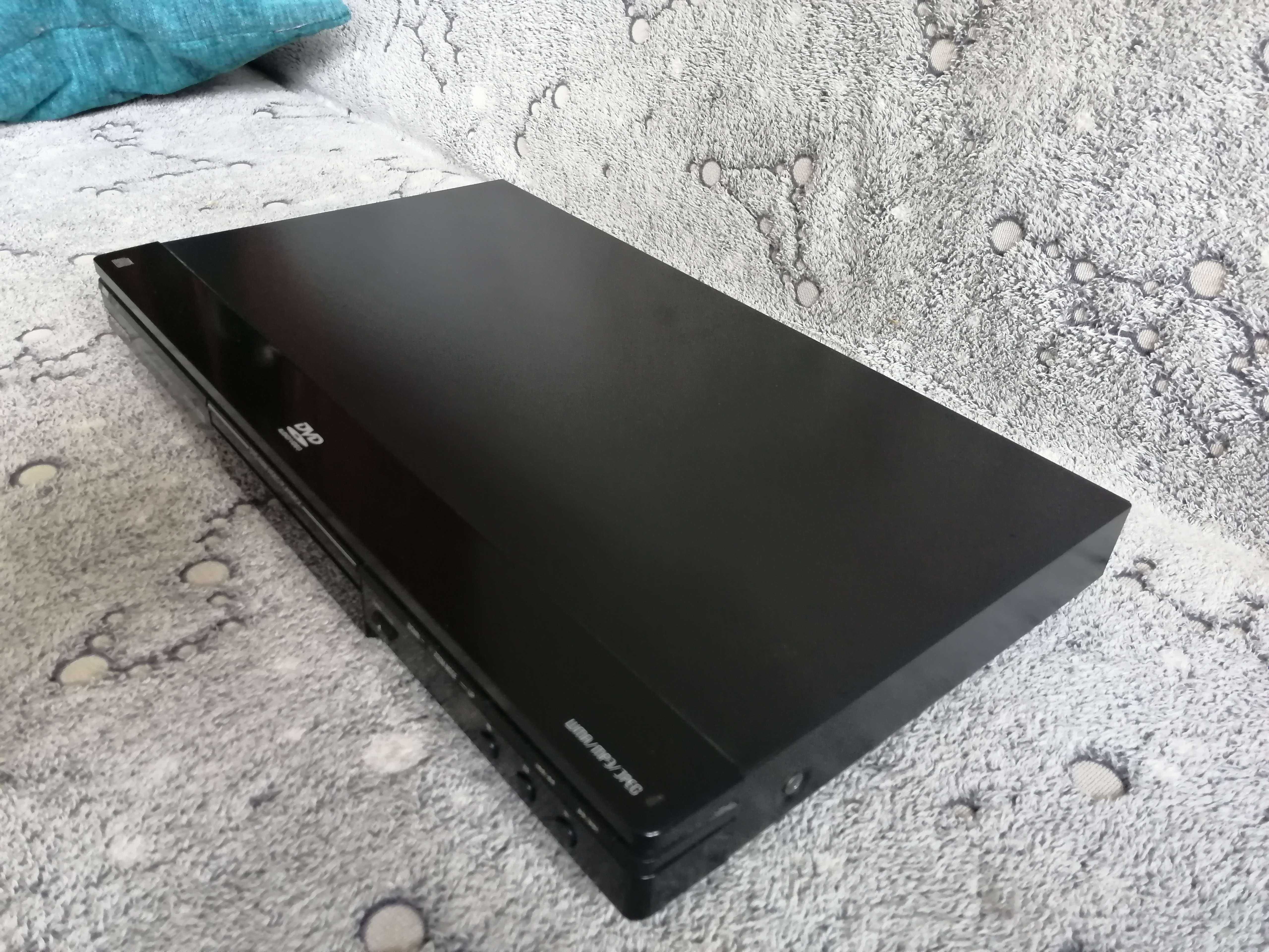 Odtwarzacz DVD, CD Panasonic DVD-S35 z pilotem