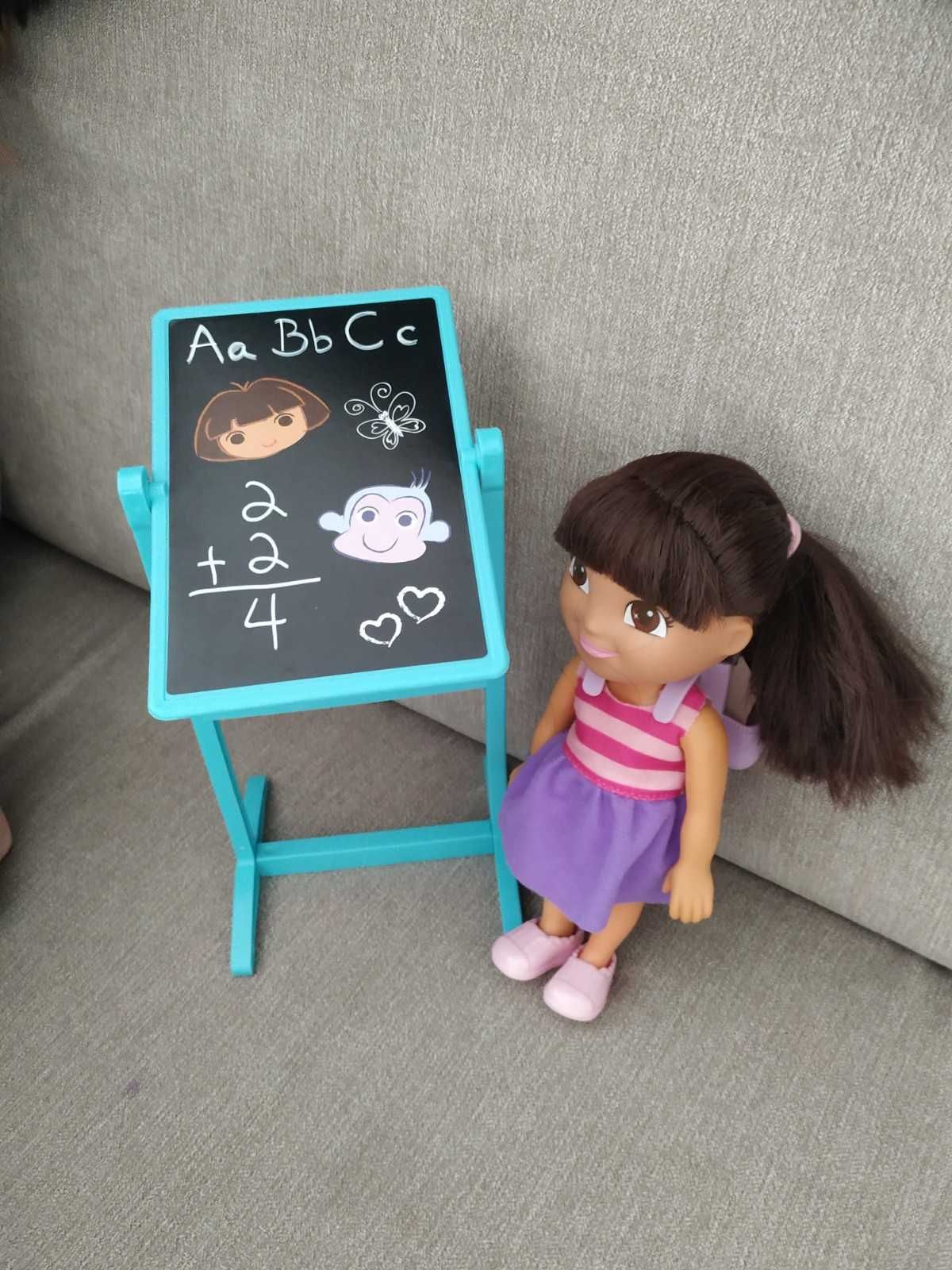 Lalka Dora Fisher Price z plecakiem i tablicą