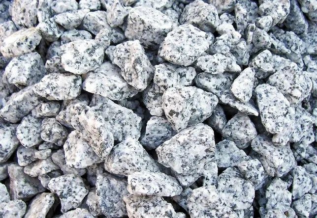 Grys granitowy kamień ozdobny kamień ogrodowy kamień dalmatyńczyk gres