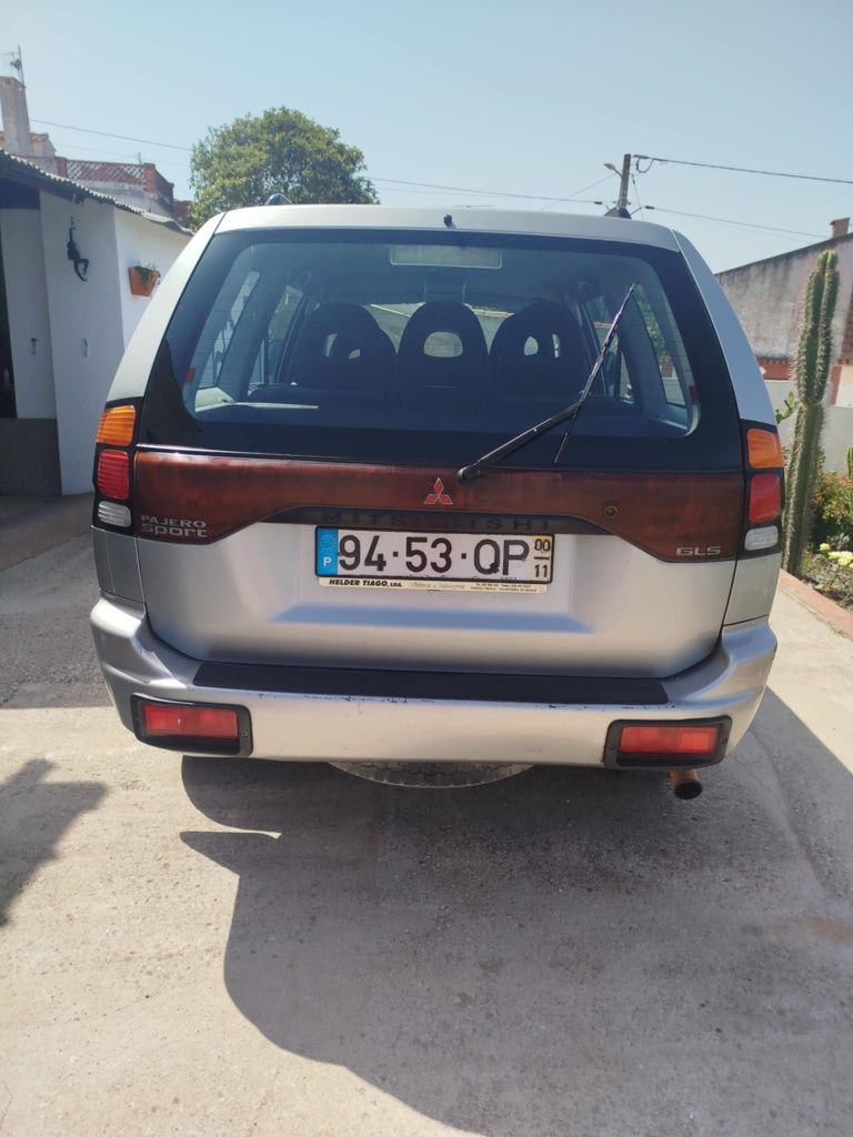 Mitsubishi pagero sport wagon