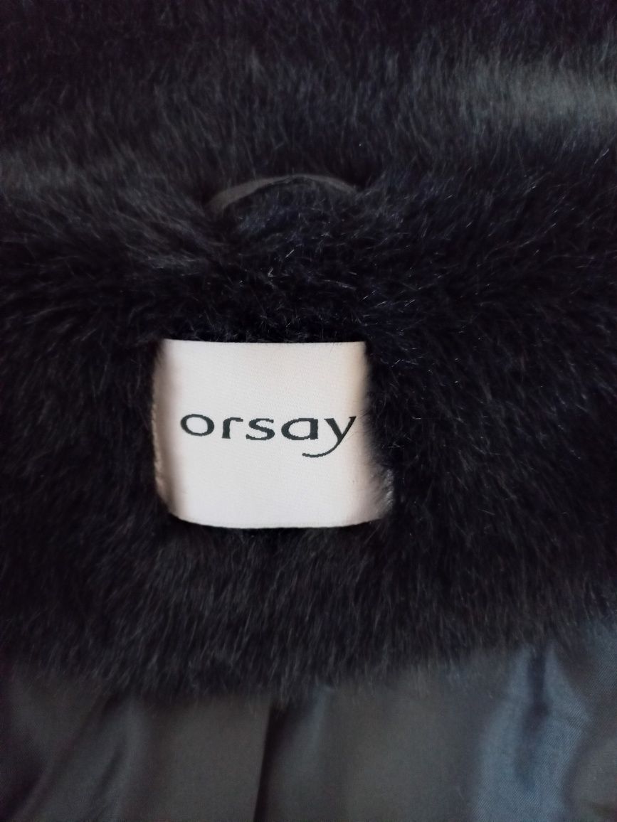 Sztuczne czarne futerko rozmiar 40 firmy Orsay