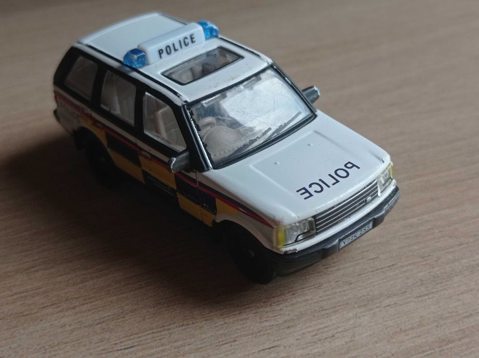 1:72 model samochodu Range rover policja Hongwell Cararama Police