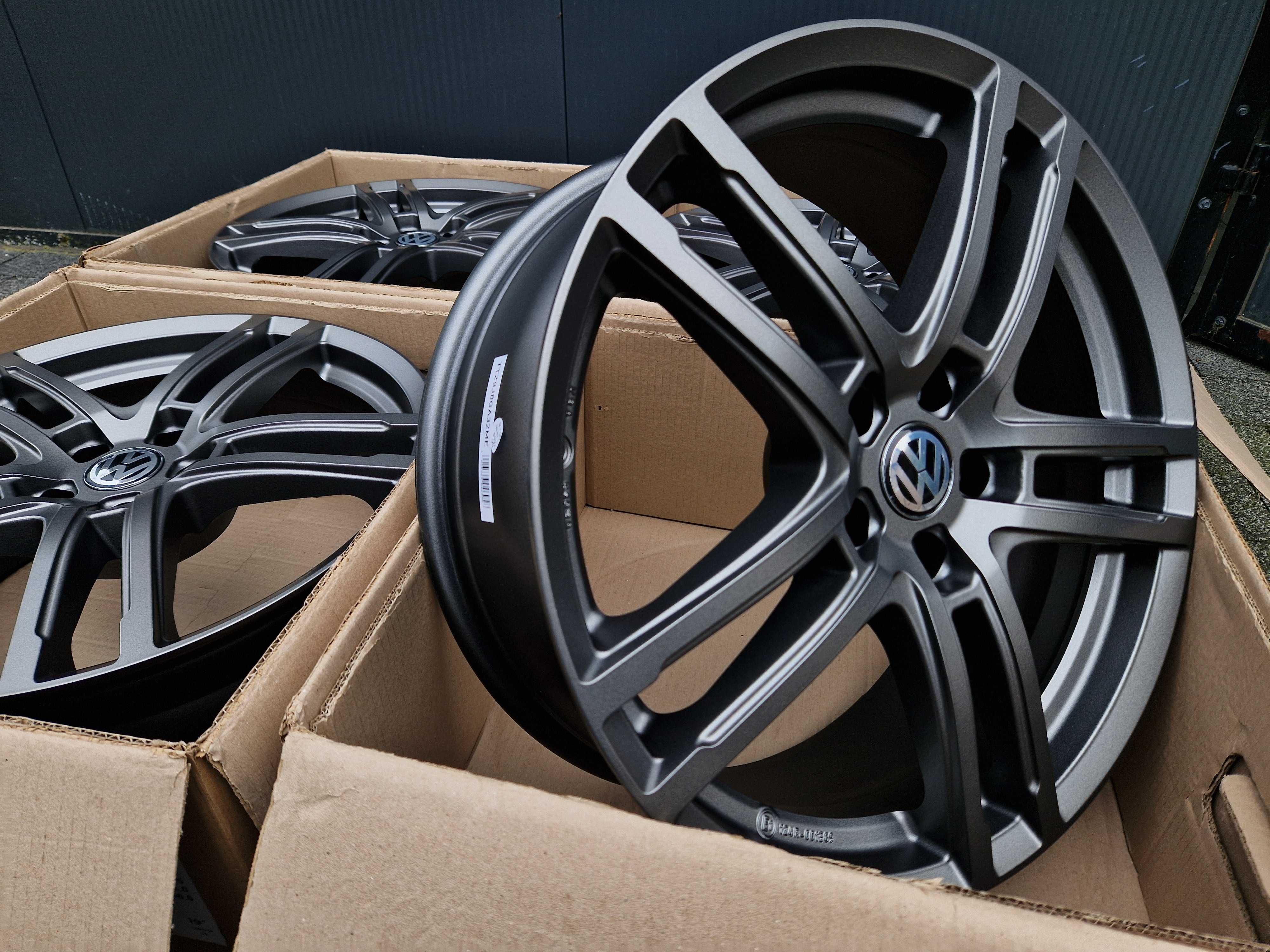 Felgi 19 VW Passat B7 B8 B9 Arteon GOLF Touran Tiguan T-Roc ID 5x112