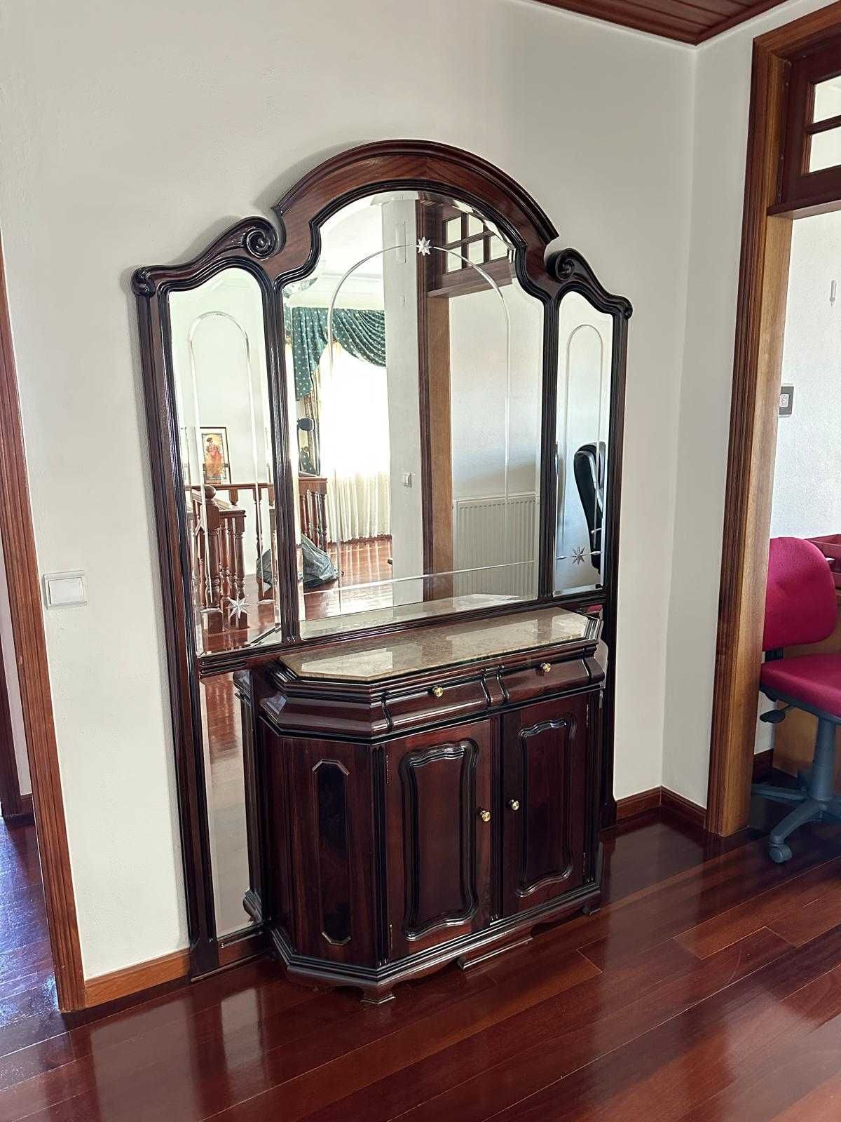 Sapateira em madeira, com espelho (OPORTUNIDADE)