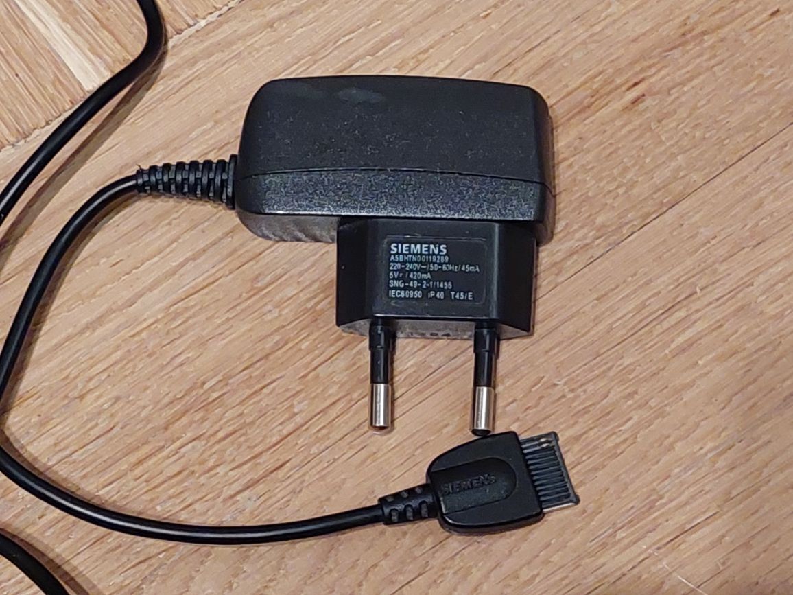Зарядное устройство c39280 и Siemens 5V