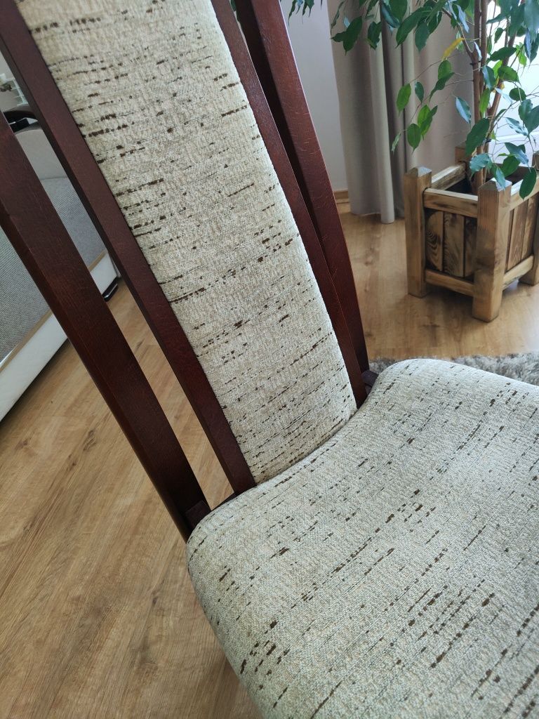 Krzesła komplet 6 sztuk  salon tapiecerowane