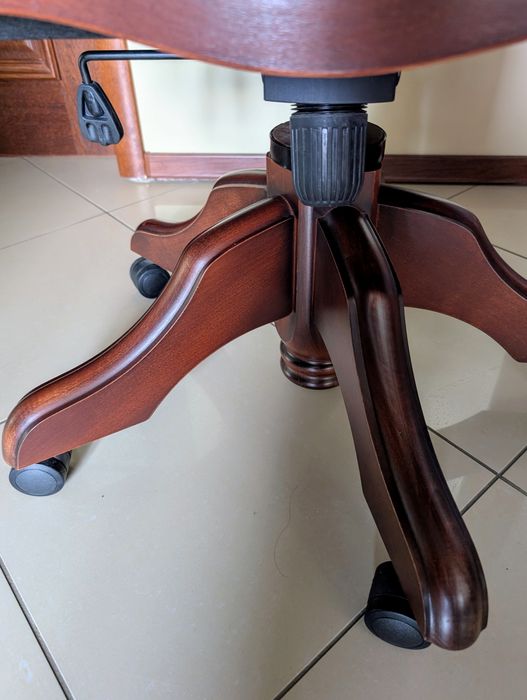 Ekskluzywny fotel ze skóry do gabinetu, salonu