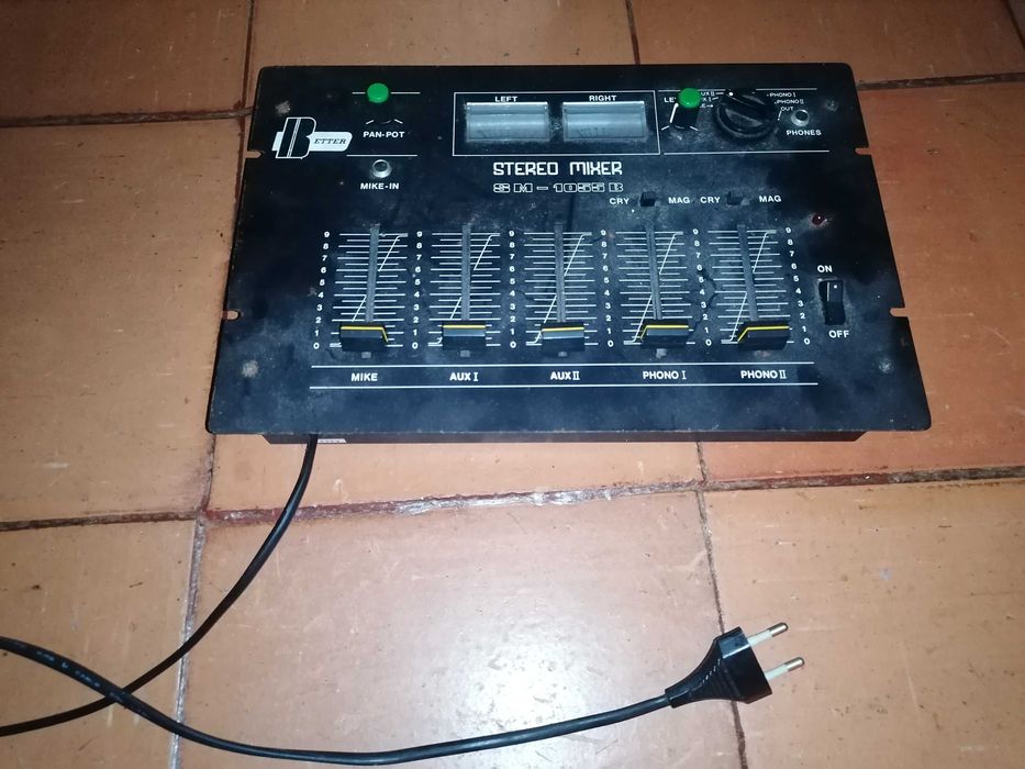 Mesa de. Mistura better 4 canais e micro