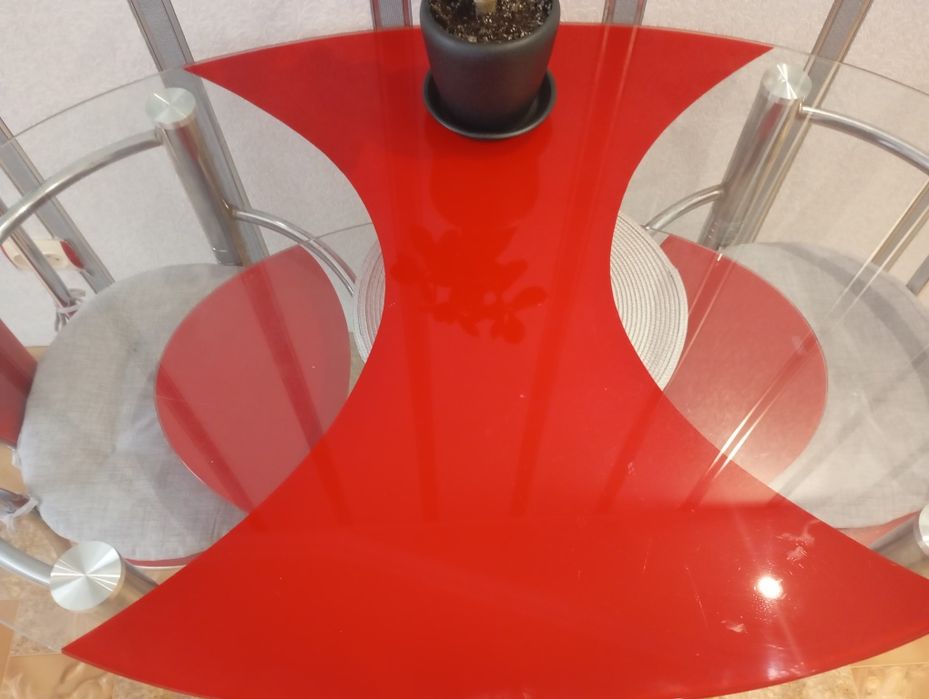 Кухонний комплект для кухні Бровари 
Скляний