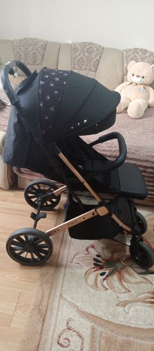 Прогулянкова коляска