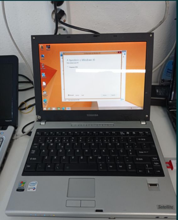 Toshiba Satellite U200-141