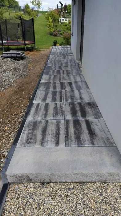 Układanie kostki brukowej, wolne terminy