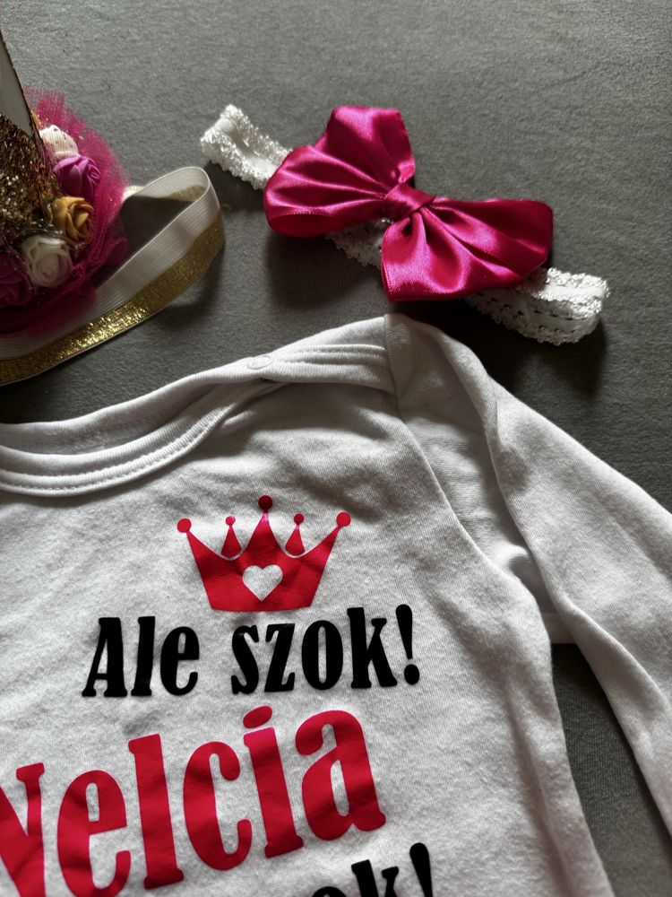 Komplet na roczek dla dziewczynki o imieniu Nela