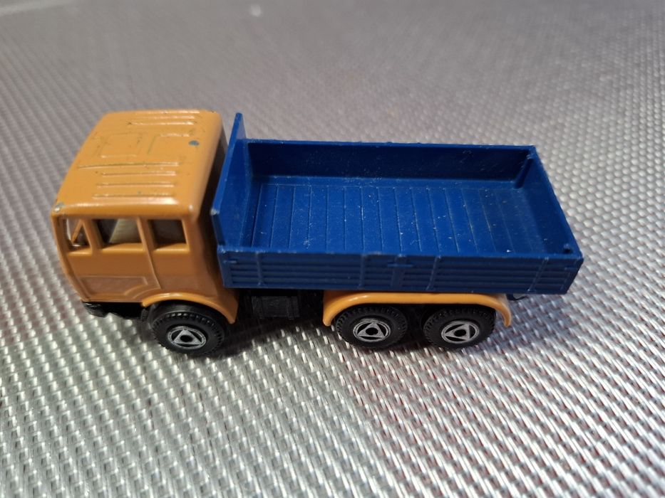 Efsi holand model samochodu