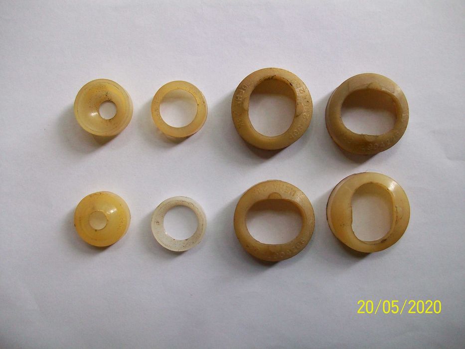 Бризговик  на  Opel  Kadett  та  Москвич .