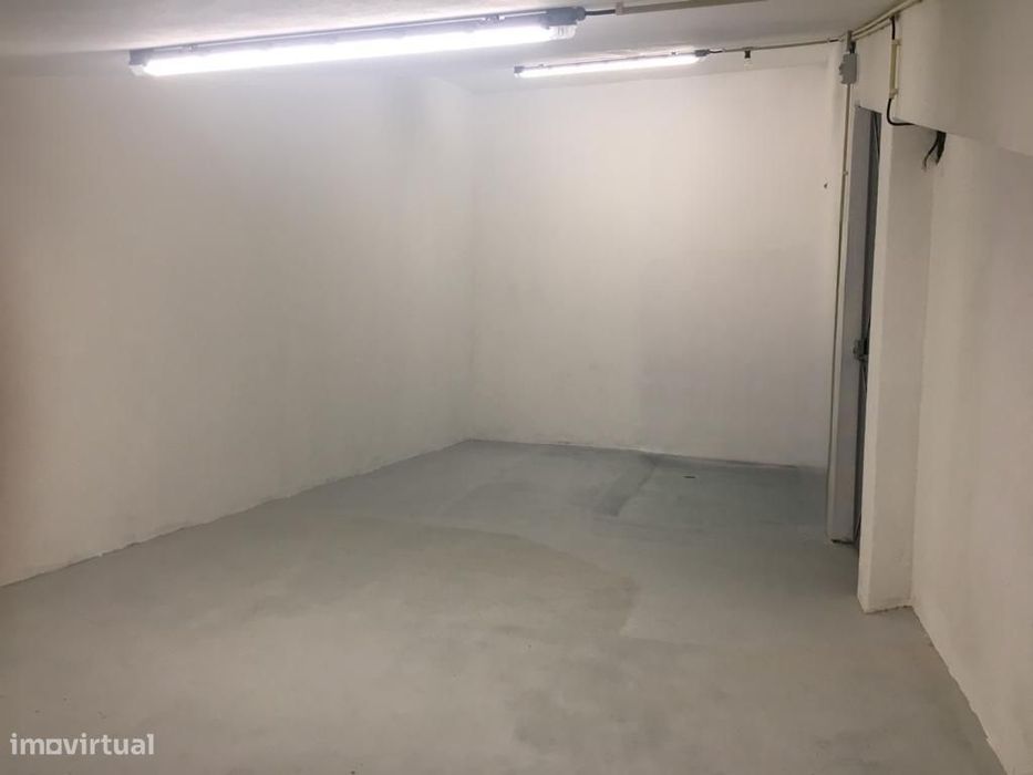 Arrumos - Centro do Porto - Rua Augusto Luso 158 - 26m2