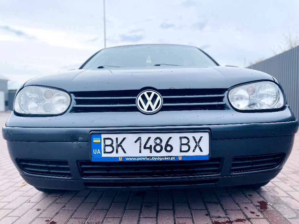 Golf 4,ціна 3400$ можливий невеликий торг,пробіг 400тис.км.