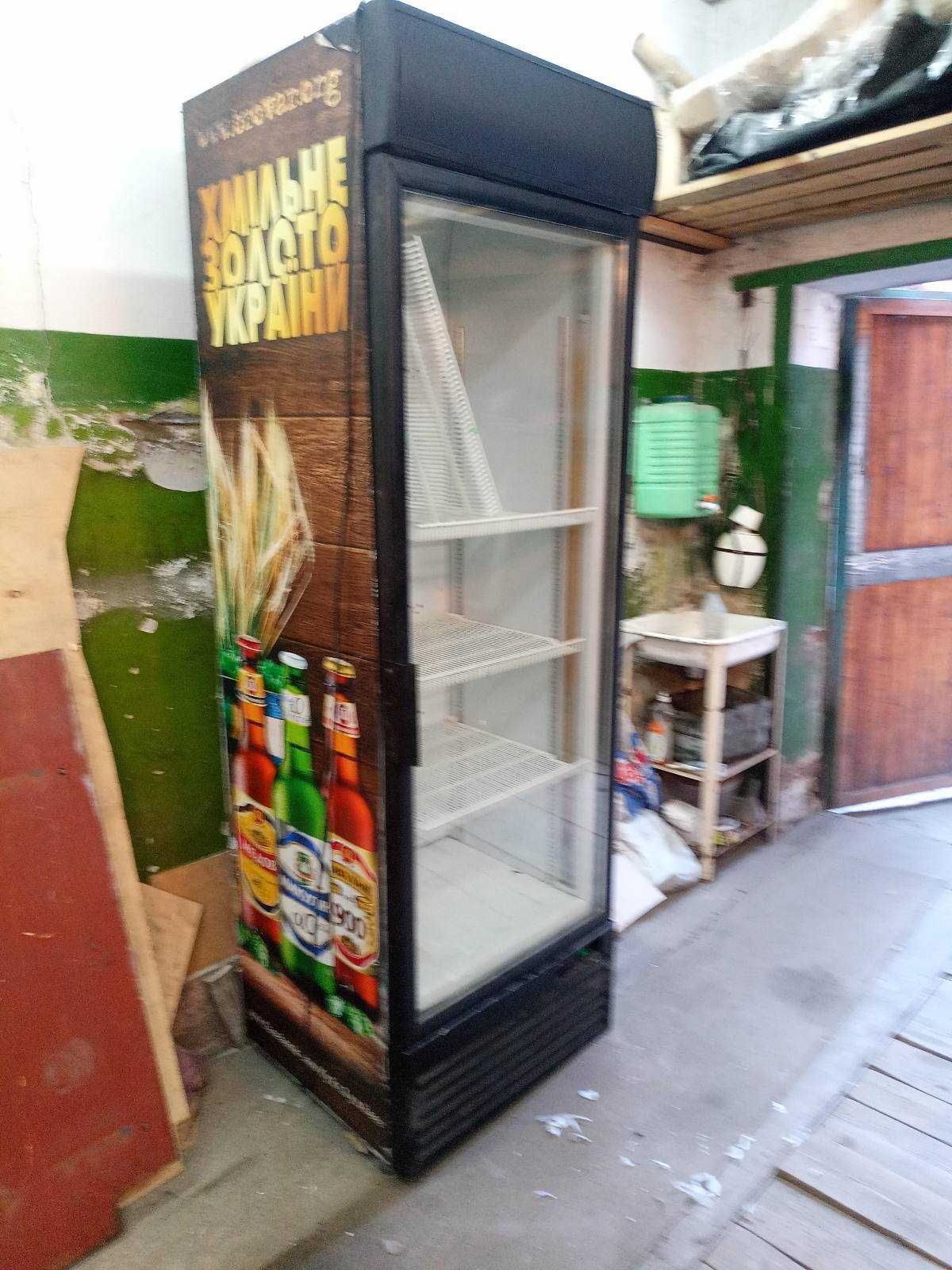 Холодильник витрина, холодильный шкаф