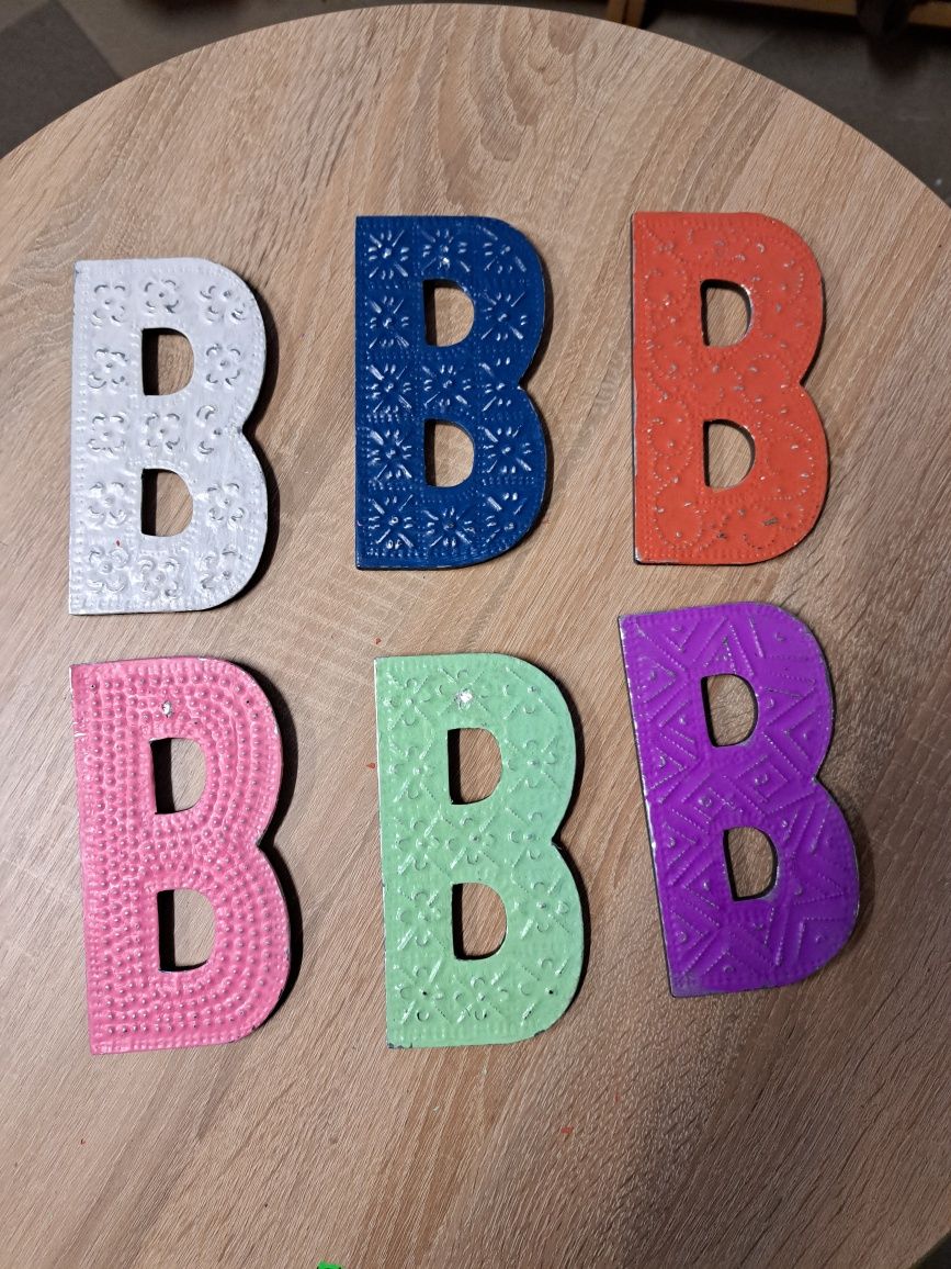 Kolorowe literki litery B 15 cm ręcznie robione z Indonezji
