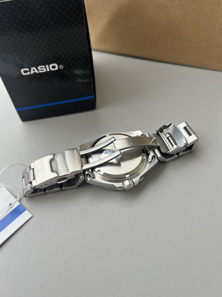Zegarek meski na bransolecie Casio MDV 107
