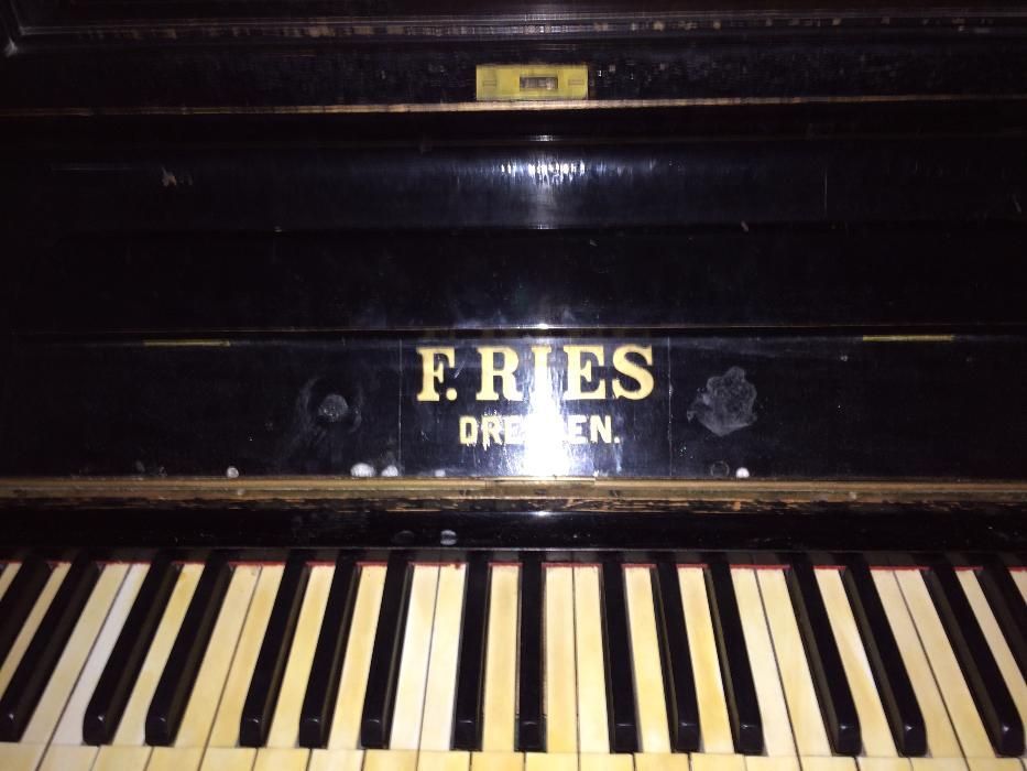 Немецкое пианино F. RIES