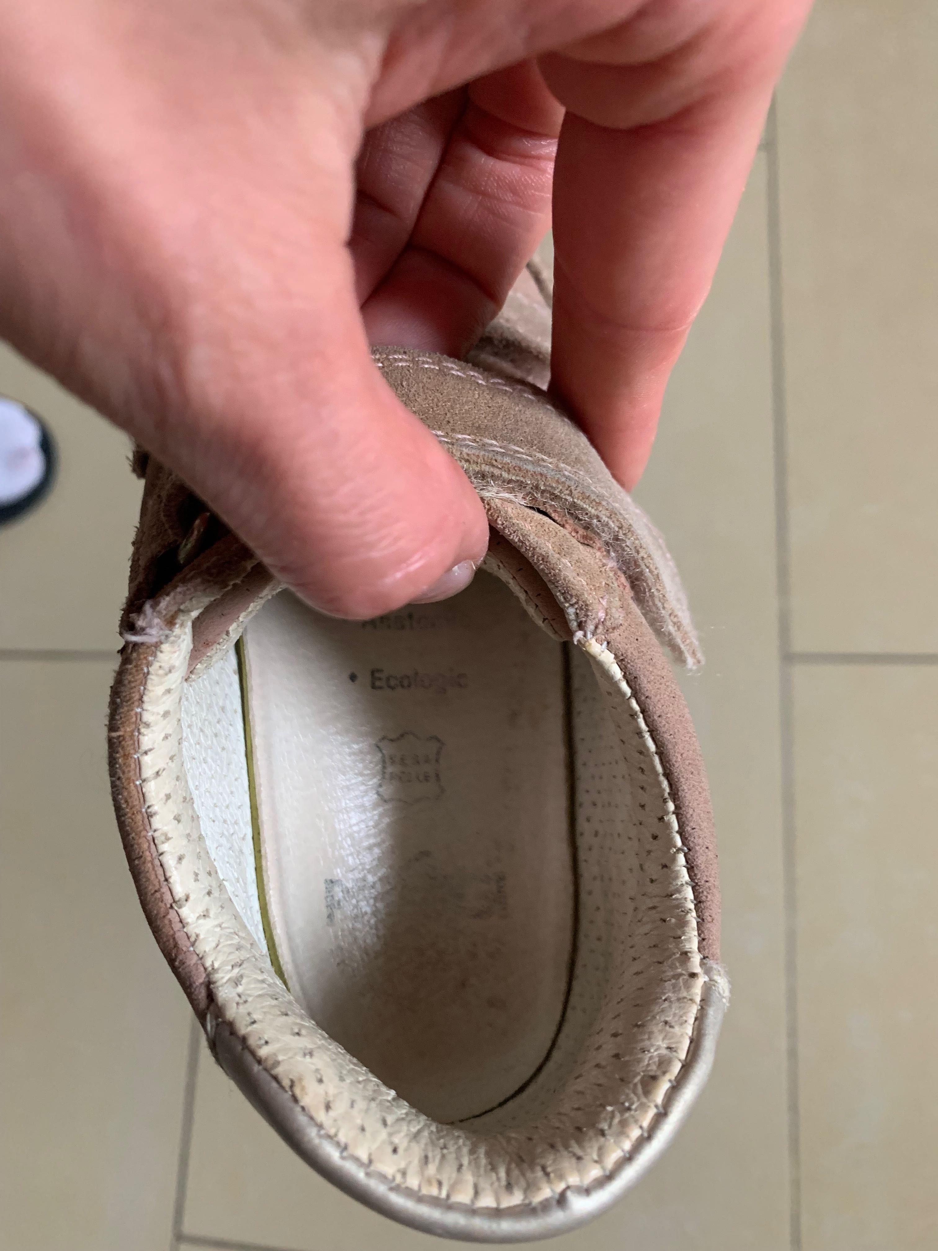 Zamszowe sneakersy Primigi dla dziewczynki, rozmiar 27