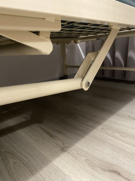 Cama articulada em ótimo estado