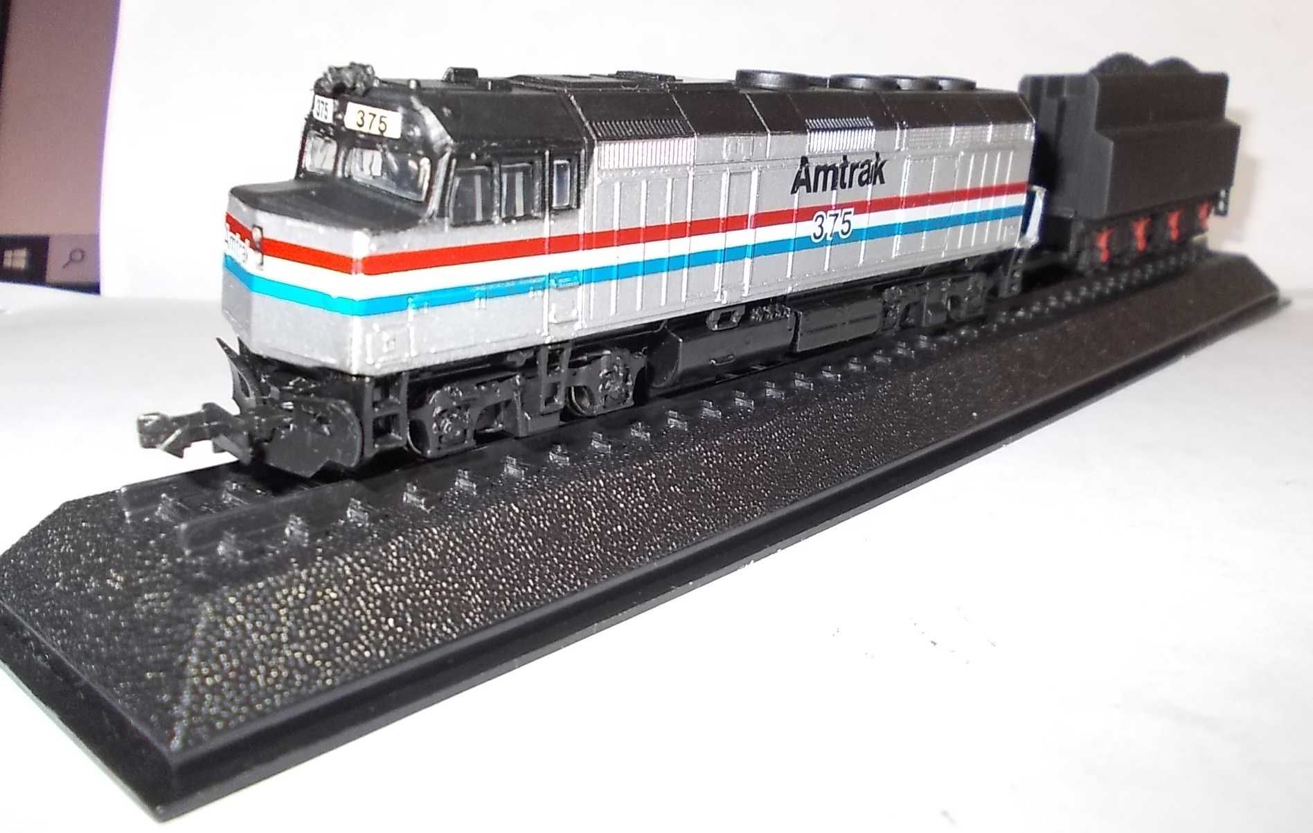 Lokomotywa - Amtrak F40PH (skala 1:160) - Amercom