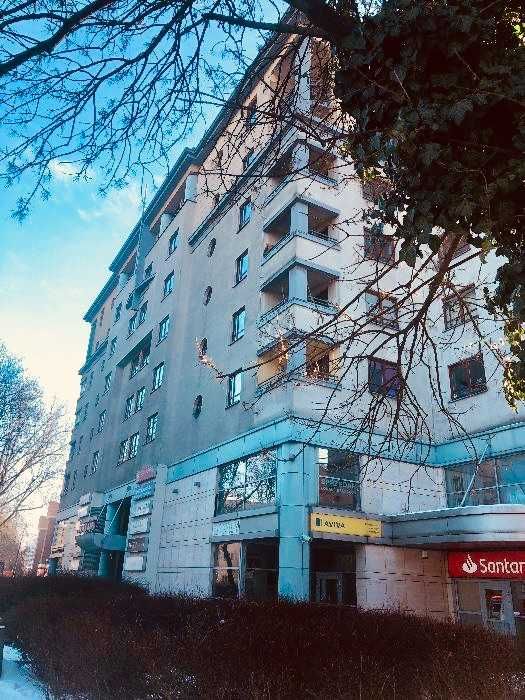 sprzedam miejsce parkingowe w garażu przy Zwycięzców 28