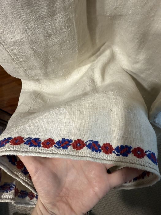 Старовинна довга вишита сорочка буденна