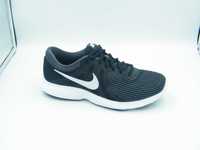 Nike Revolution 4