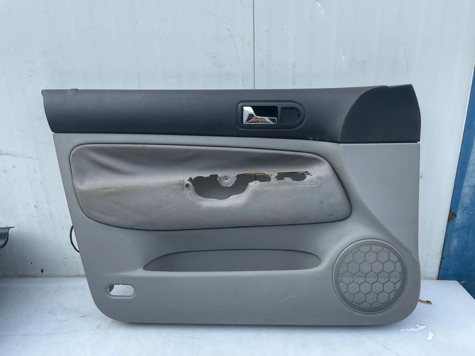 BOCZEK DRZWI LEWY PRZÓD VW GOLF IV 5D