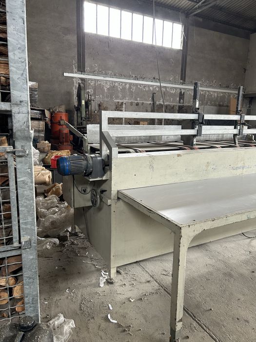 Vendo maquina de colar caixas de cartão canelado