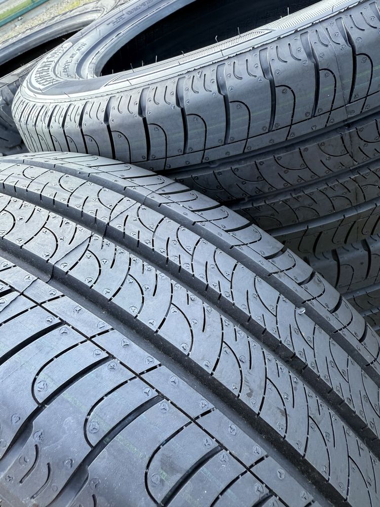 215 60r17c Goodyear шини нові літні 24рік